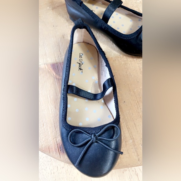 Cat & Jack black little girls shoes Size 8 - Picture 2 of 2